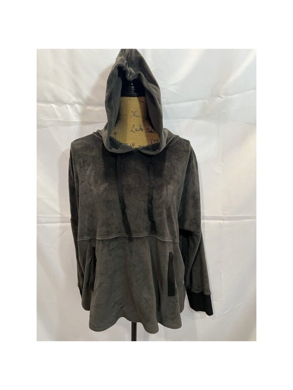 Donna Karan Sleepwear Sweatshirt Size M